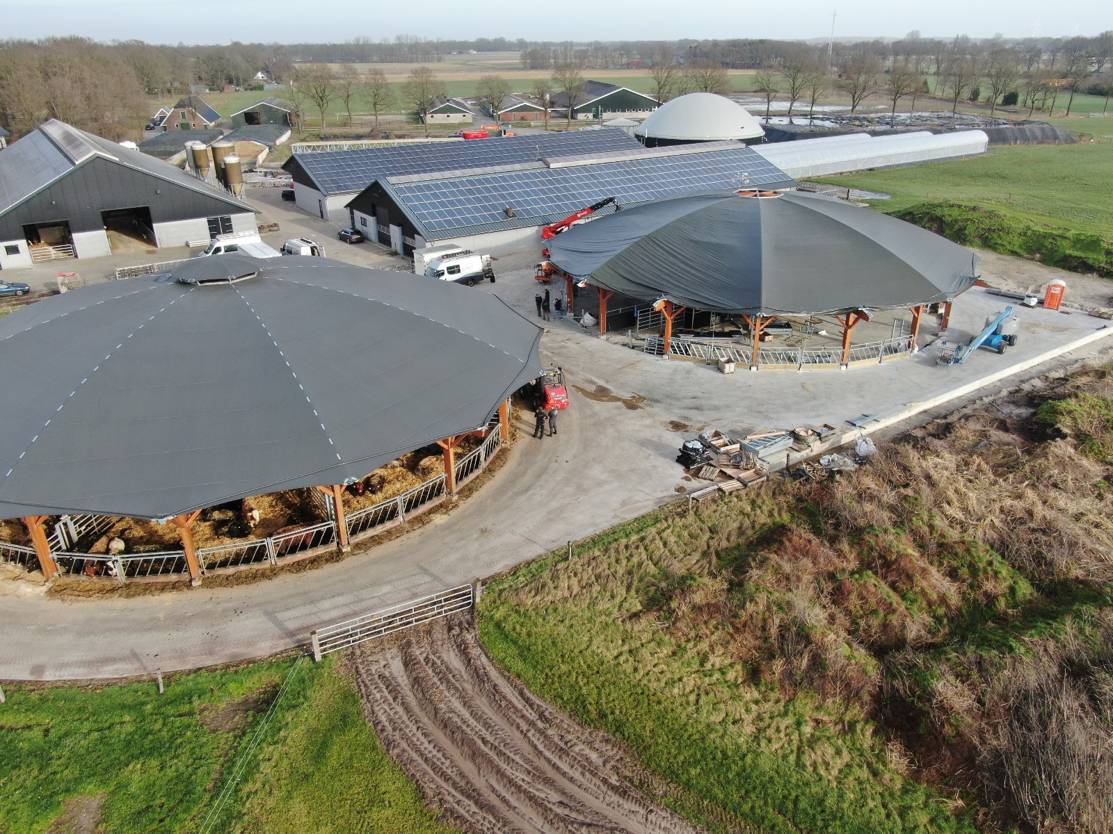 Boer Back erweitert seine nachhaltige Future Farm um zwei Roundhouses aus Holz