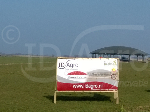 Zwei Roundhouses in der Nähe von Rotterdam