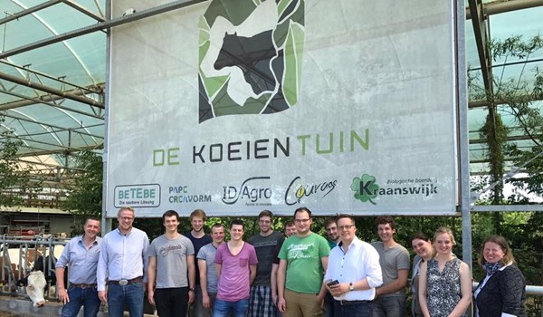 Schüler besuchen Kuhgarten