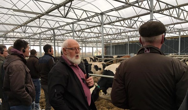 Viele Reisegruppen besuchen ersten Serrestall Deutschlands